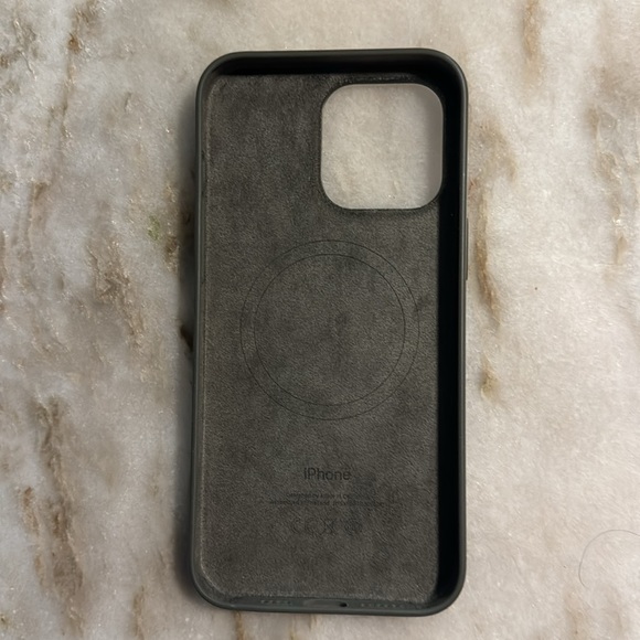 iPhone 15 Pro Max case - Picture 2 of 2